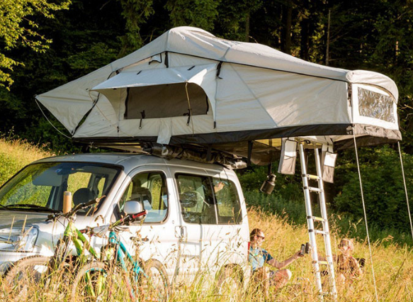 Off-Road Camping Rooftop Tent